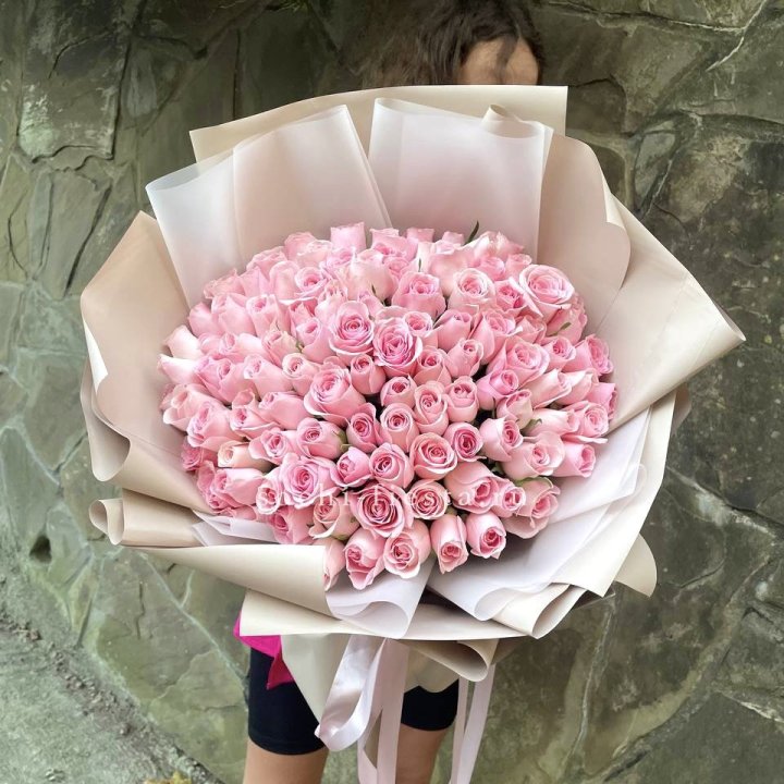 101 нежно-розовая роза Каролина  в Нижнем Тагиле