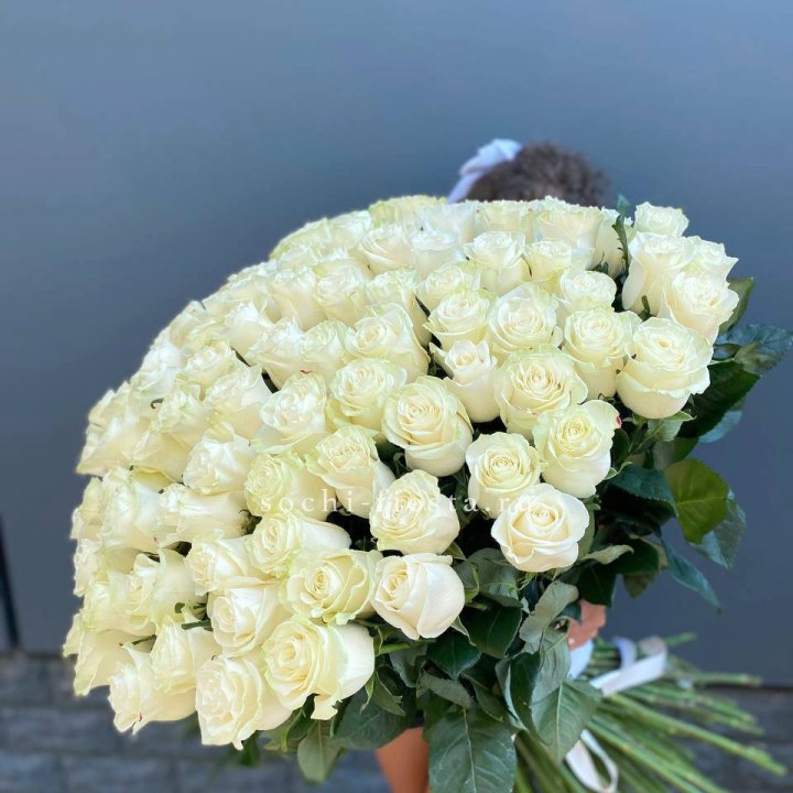 101 белая высокая роза в Нижнем Тагиле