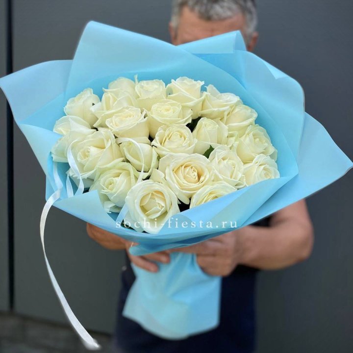 21 белая роза в Нижнем Тагиле