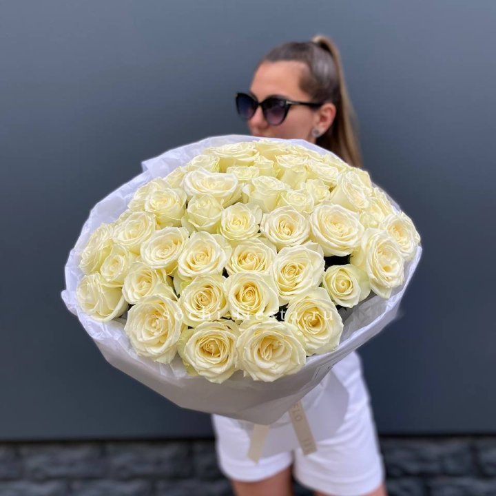 51 белая роза  в Нижнем Тагиле