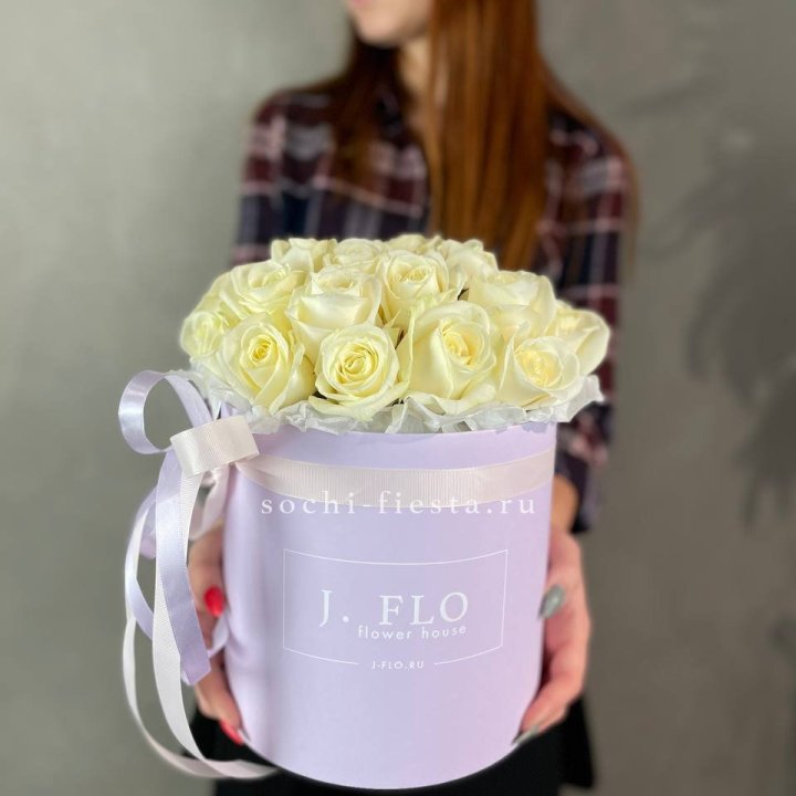 25 роз в цилиндре  в Нижнем Тагиле