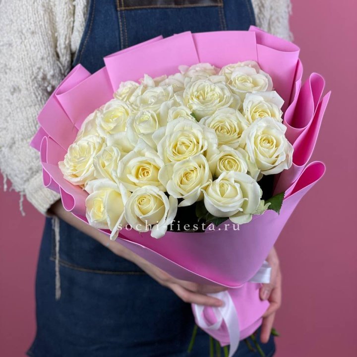 25 белых роз в Нижнем Тагиле