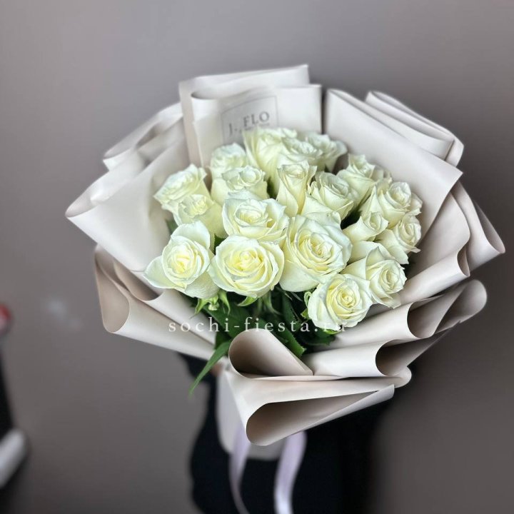 19 белых роз  в Нижнем Тагиле