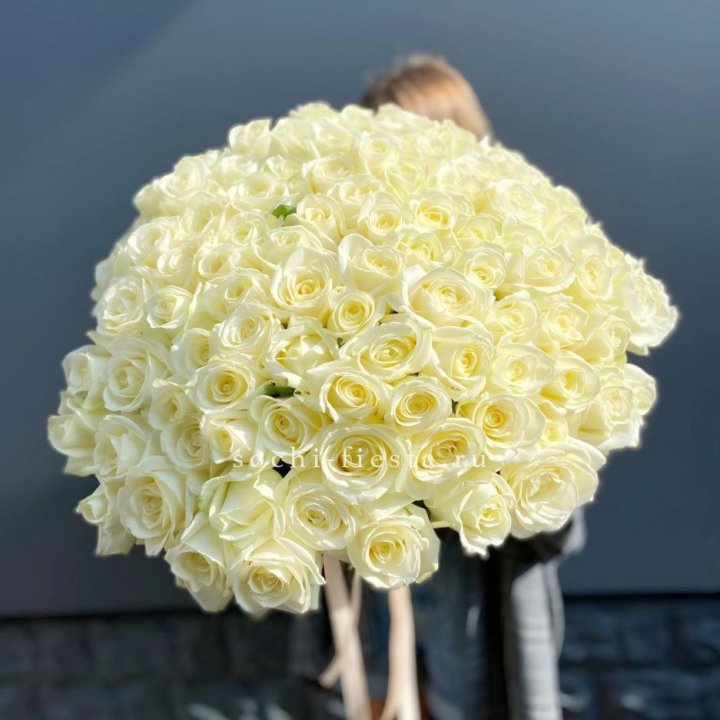 Букет  из 101 белой розы  в Нижнем Тагиле