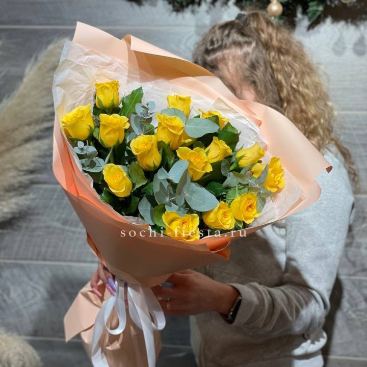 15 желтых роз в Нижнем Тагиле