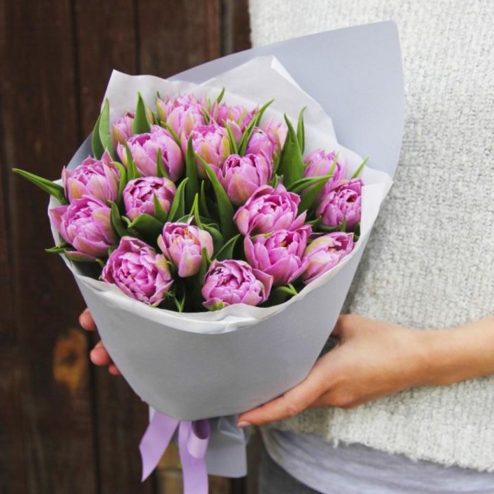 Букет пионовидных тюльпанов в Нижнем Тагиле