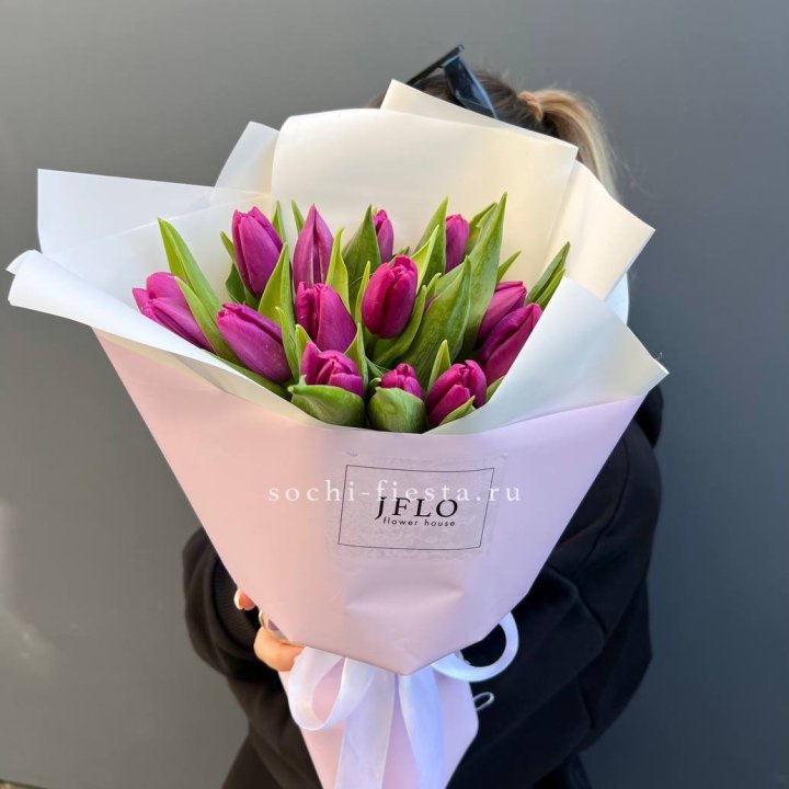 15 пурпурных тюльпанов в Нижнем Тагиле