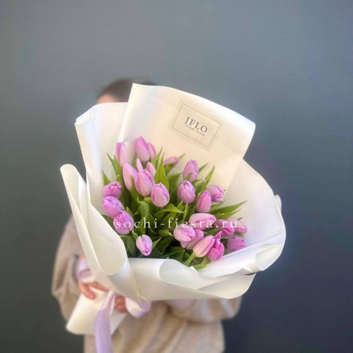 25 сиреневых тюльпанов в Нижнем Тагиле