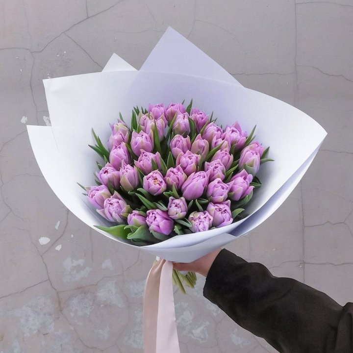 35 сиреневых тюльпанов в Нижнем Тагиле