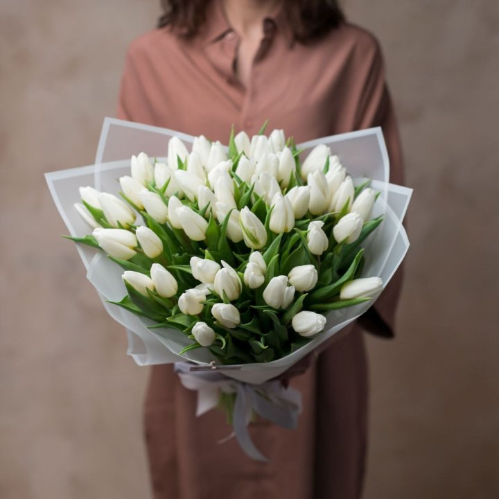 51 белый тюльпан в Нижнем Тагиле
