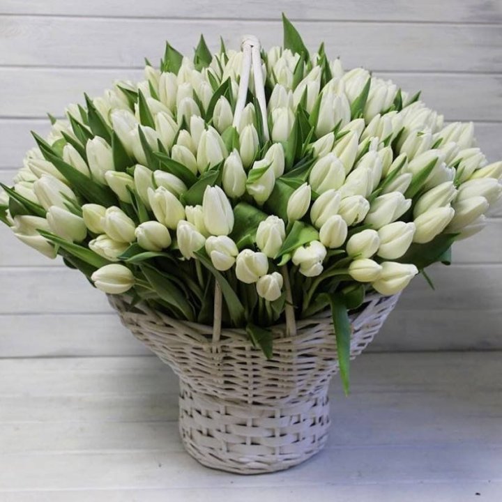 Корзина из 151 тюльпана в Нижнем Тагиле
