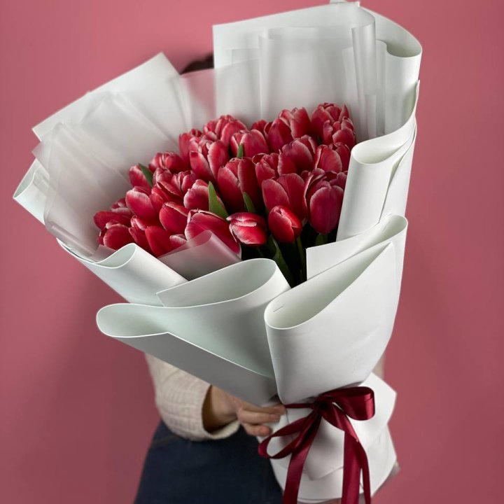Букет красных тюльпанов в Нижнем Тагиле
