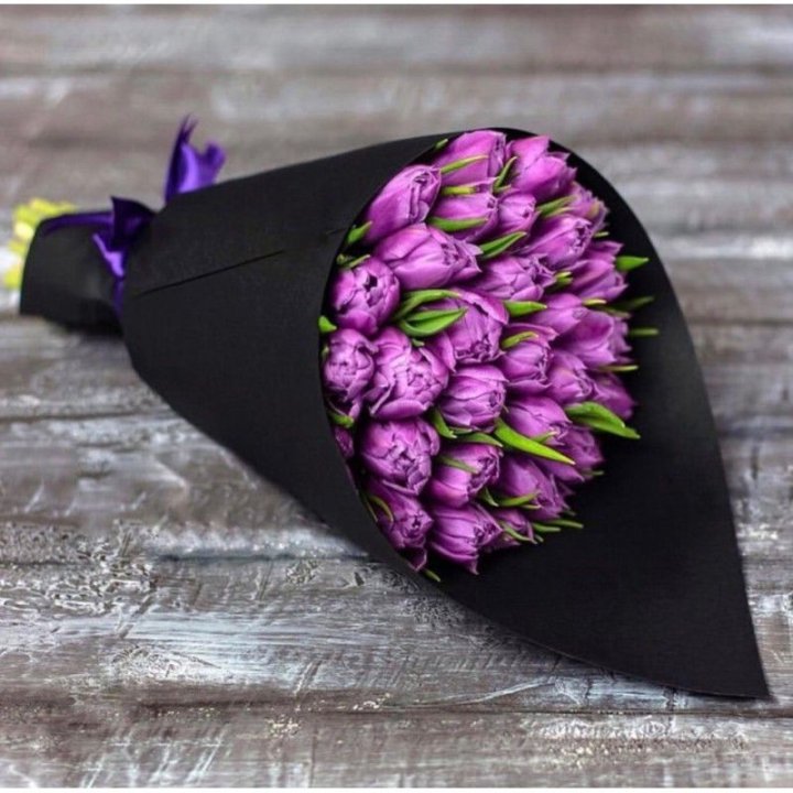 Пионовидные тюльпаны блэк в Нижнем Тагиле