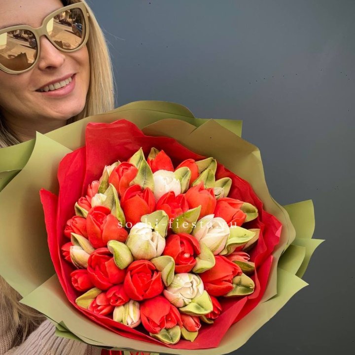 Зефирный букет из тюльпанов с доставкой в Нижнем Тагиле